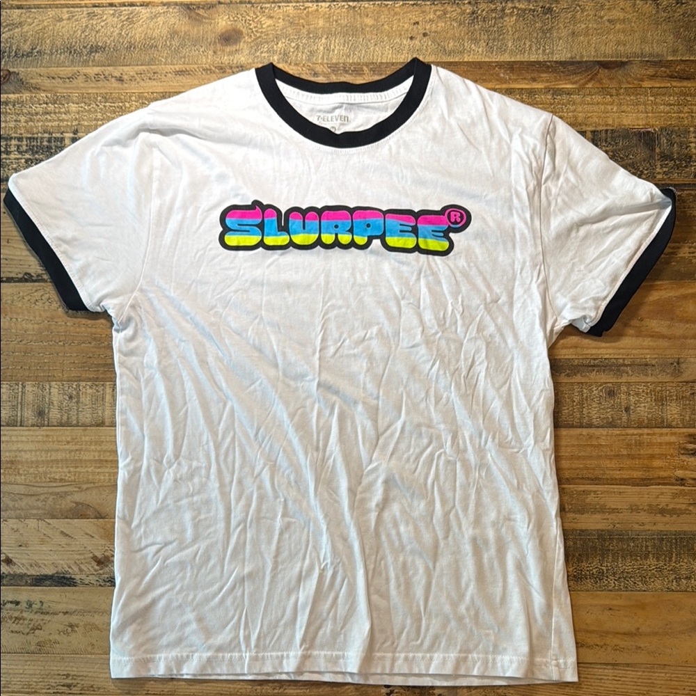 White Graphic T-Shirt men’s Medium